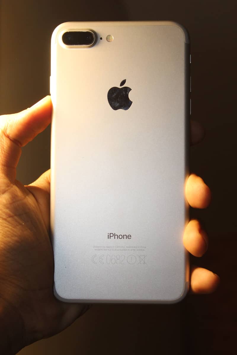 Apple iPhone 7 Plus 0