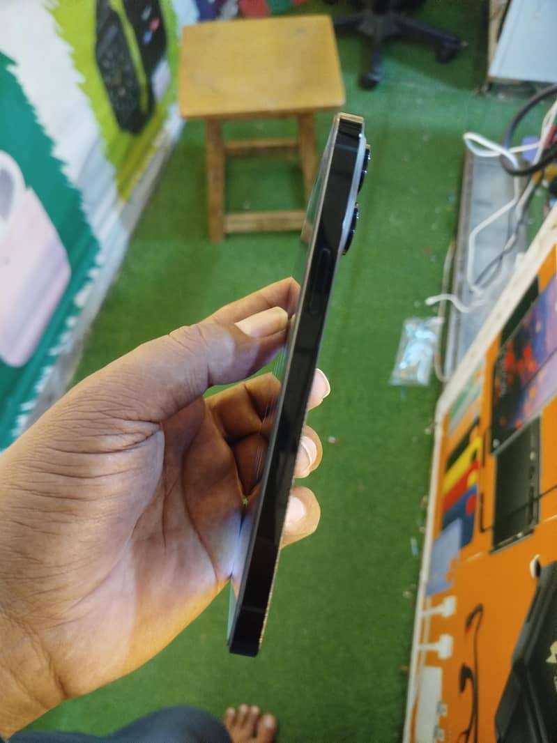 Apple iPhone 14 Pro Max 2