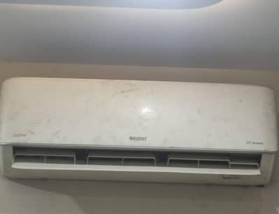 Orient. 1.5 ton Ac