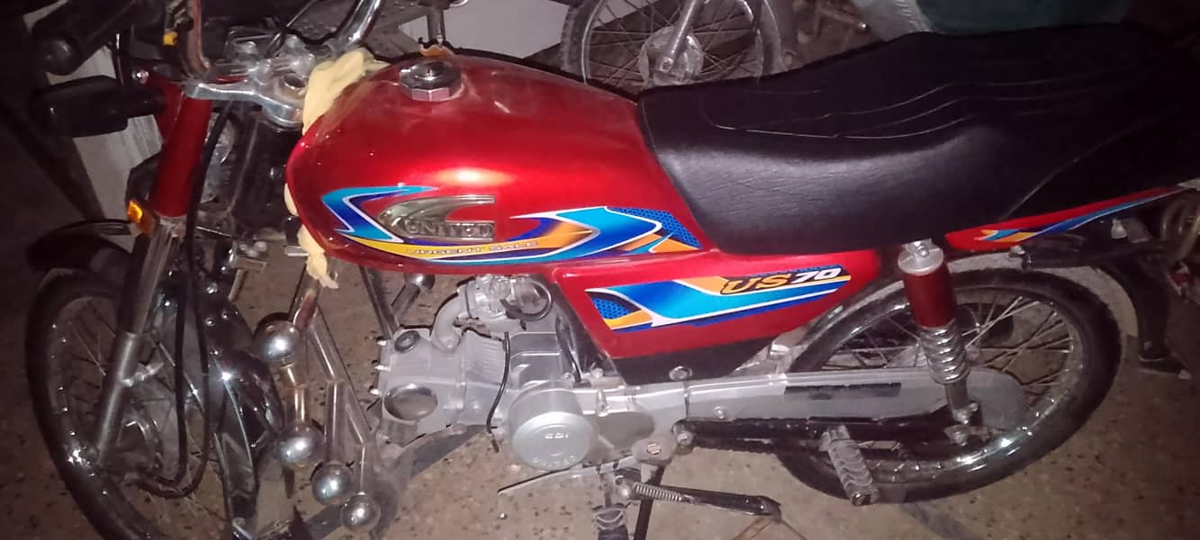 united CD 70 2