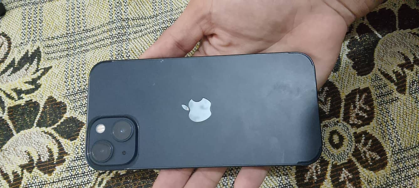 Apple iPhone 13 4