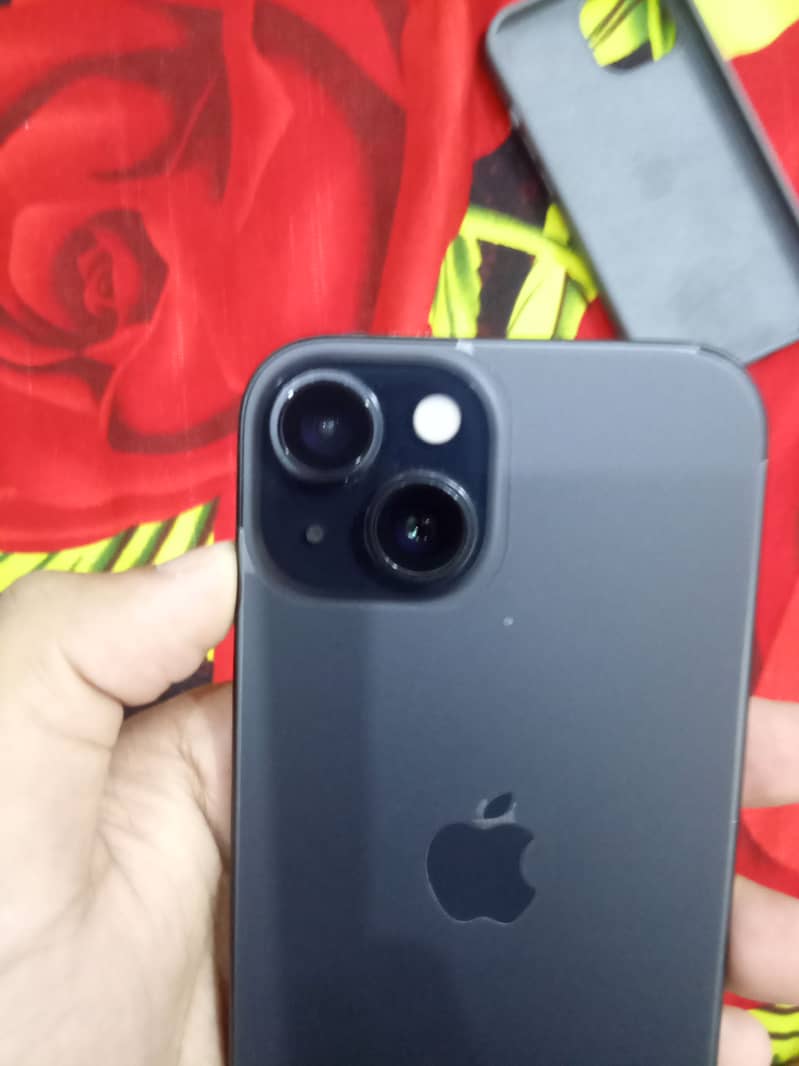 Apple iPhone 15 4
