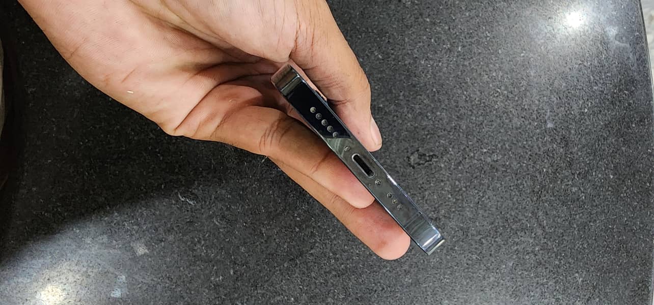 Apple iPhone 12 Pro 2