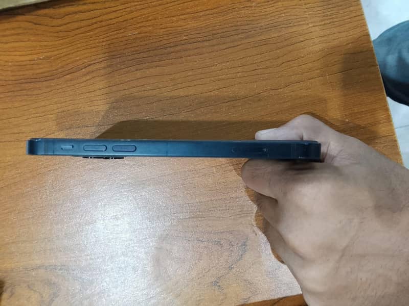 Apple iPhone 12 2