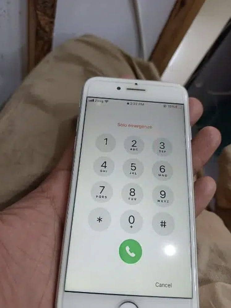 Apple iPhone 8 4
