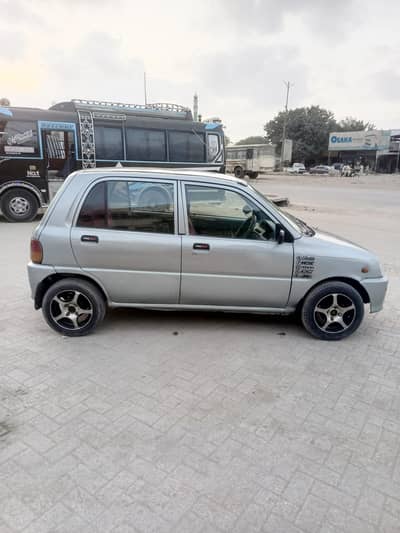 Coure 2001 genuine car O342-6692316