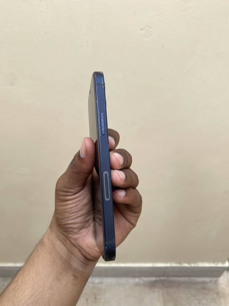 iPhone 12 3