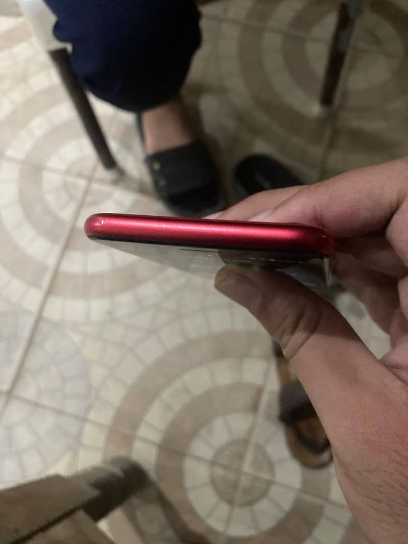 Apple iPhone SE 10