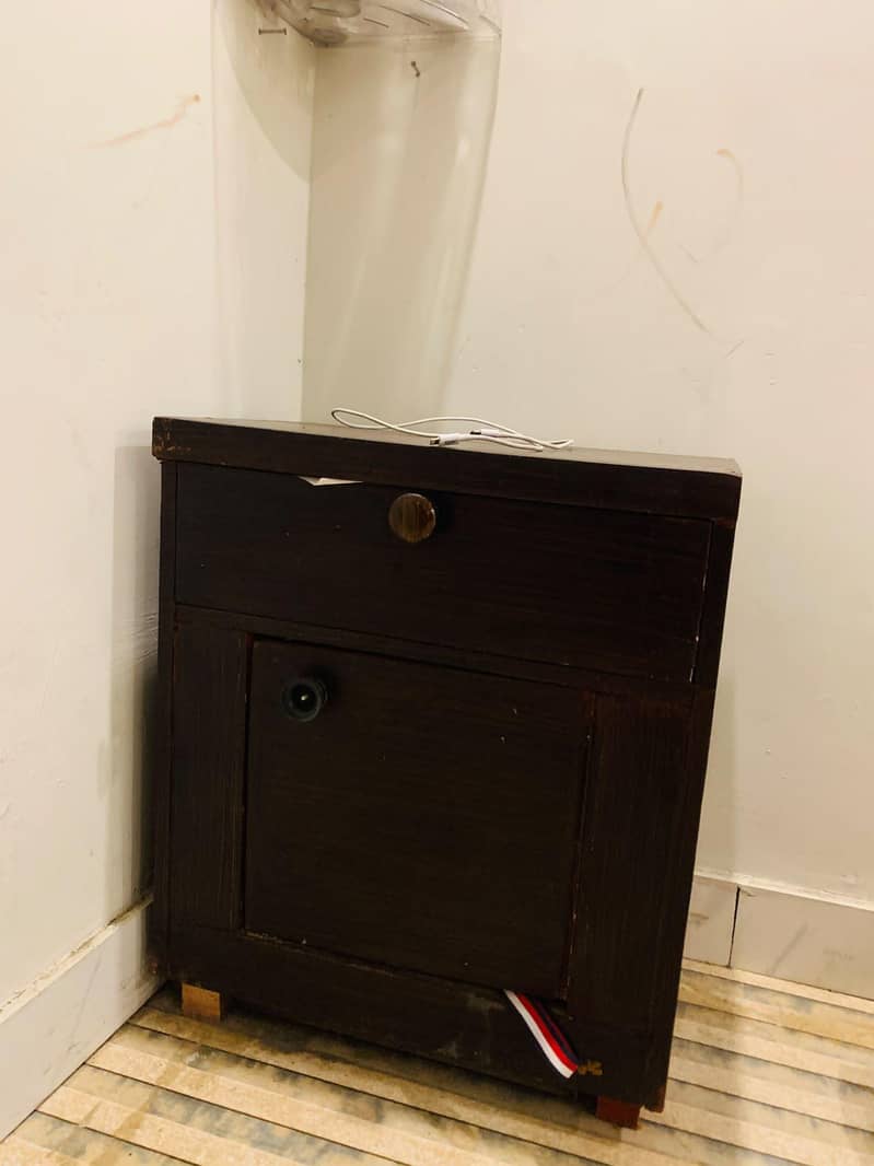 bed side table and mirror 1