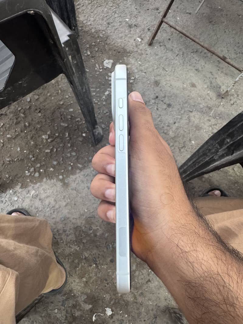 Apple iPhone 17 Pro Max 4