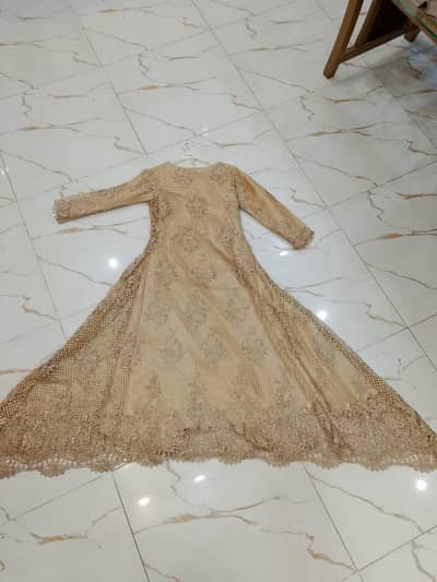 beautiful golden full heavy maxi one time used condition 9/10