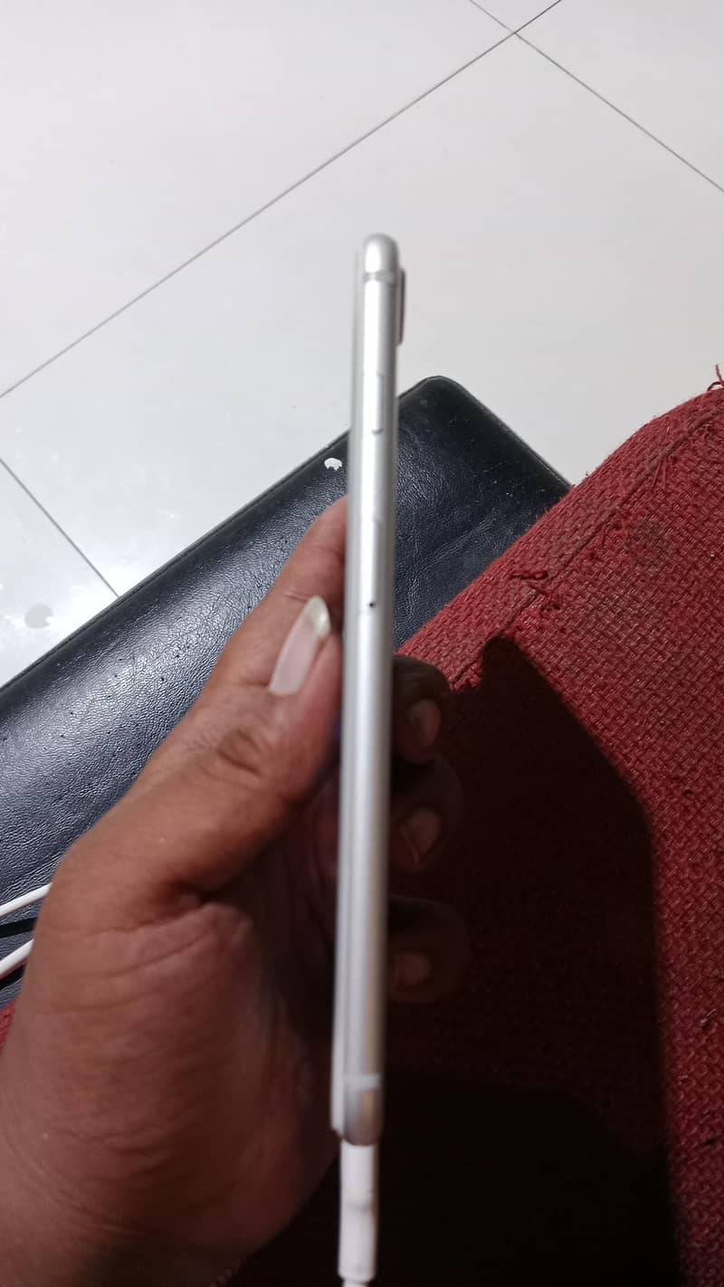 Apple iPhone 7 Plus 128 Gb 3