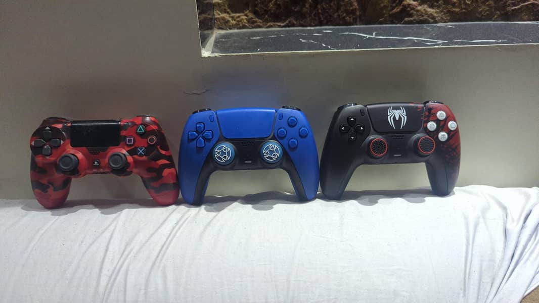 PS4 CONTROLLERS (BOX PACK) 2