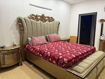 King Size Modern Design Bed