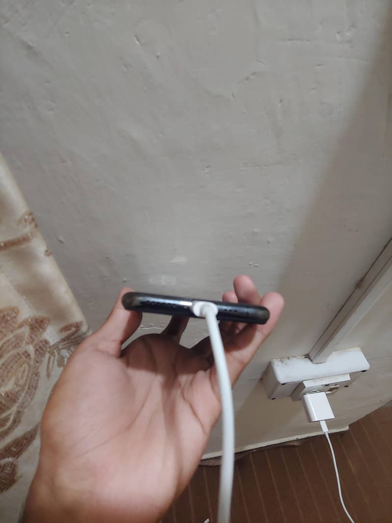 Apple iPhone 11 Pro 1