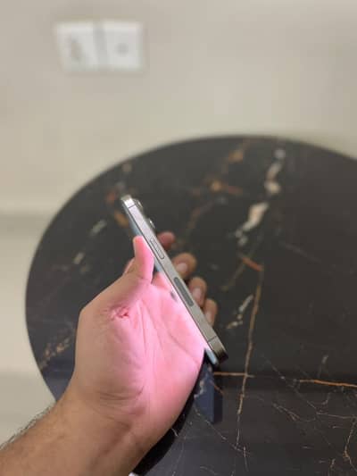 Apple iPhone 15 Pro (factory unlock)