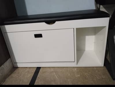 Shoe rack with cushion seat