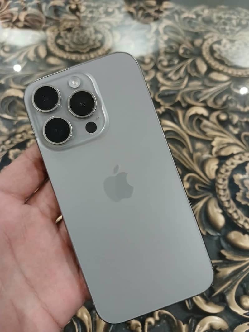 Apple iPhone 15 Pro JV 0