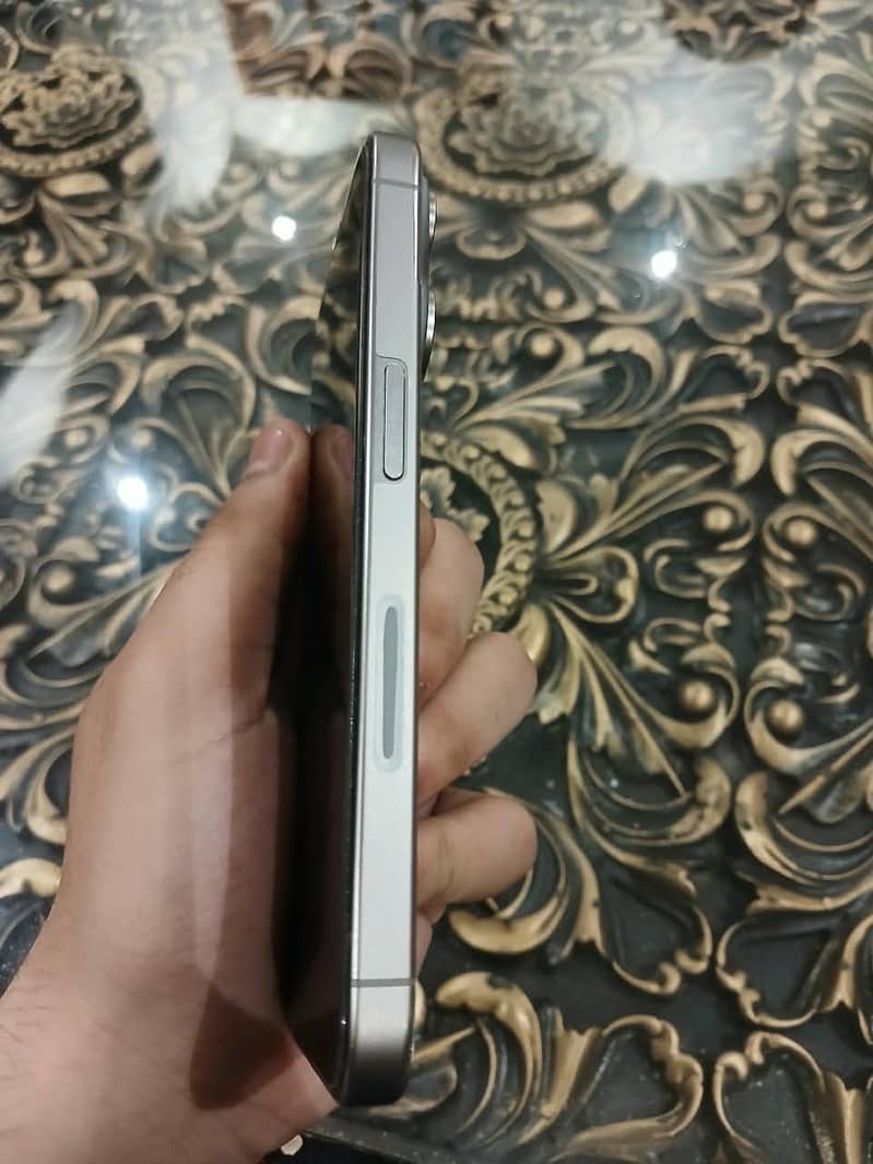 Apple iPhone 15 Pro JV 2