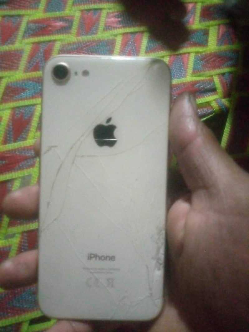 Apple iPhone 8 1
