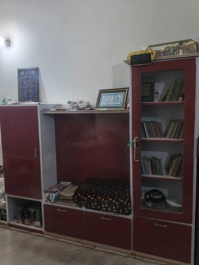 Master Size TV Launch Almari With Cabins