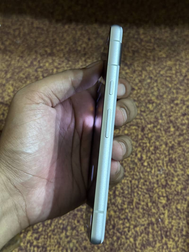 Google Pixel 7a 2