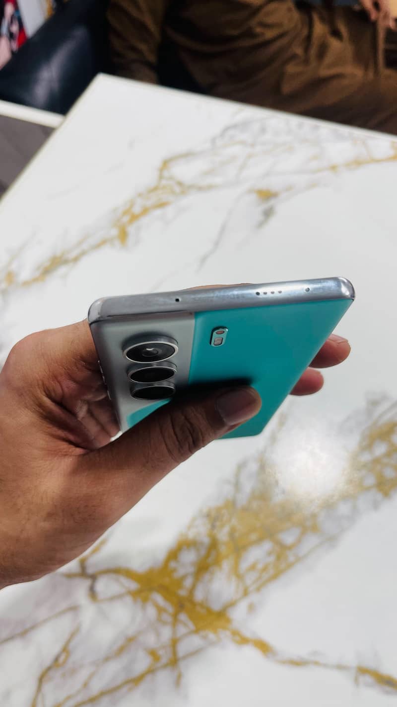 Tecno CAMON 40 Pro 1