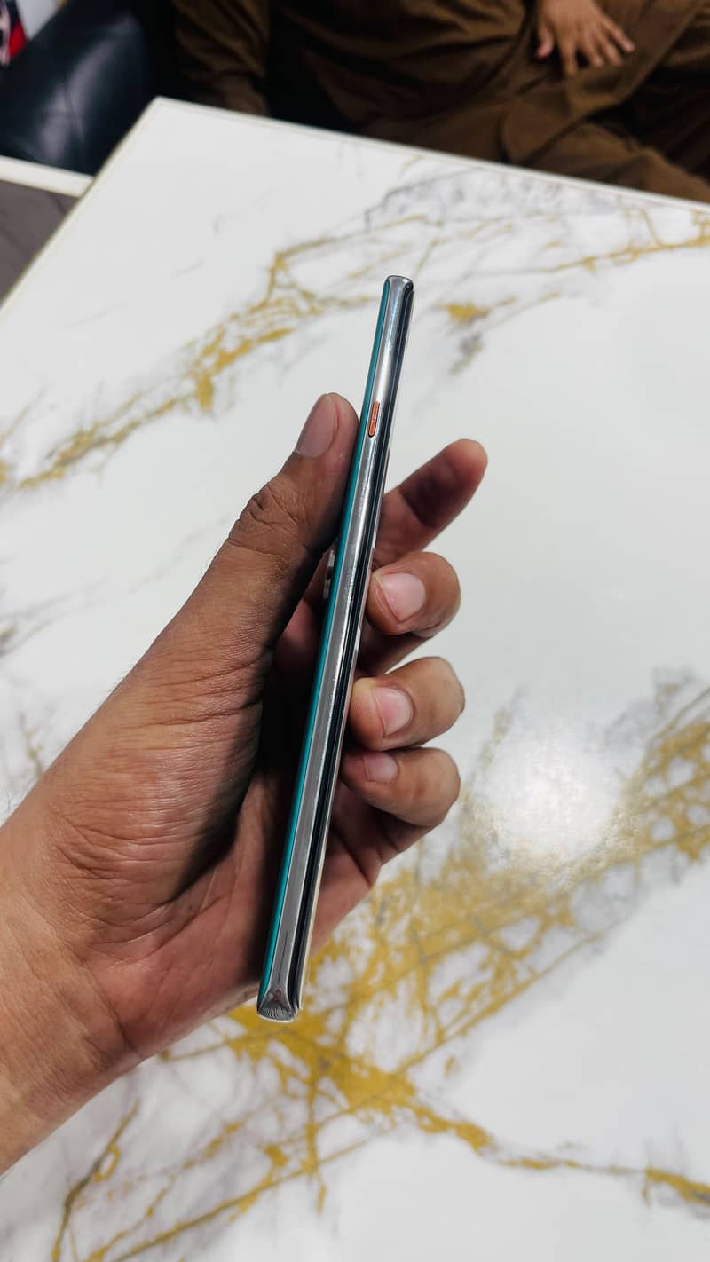 Tecno CAMON 40 Pro 2