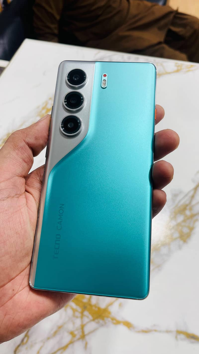 Tecno CAMON 40 Pro 3