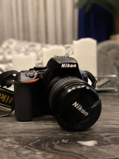 Nikon D5600 DSLR | 24.2MP | 18-55mm AF-P Lens | 10/10 | Complete Kit