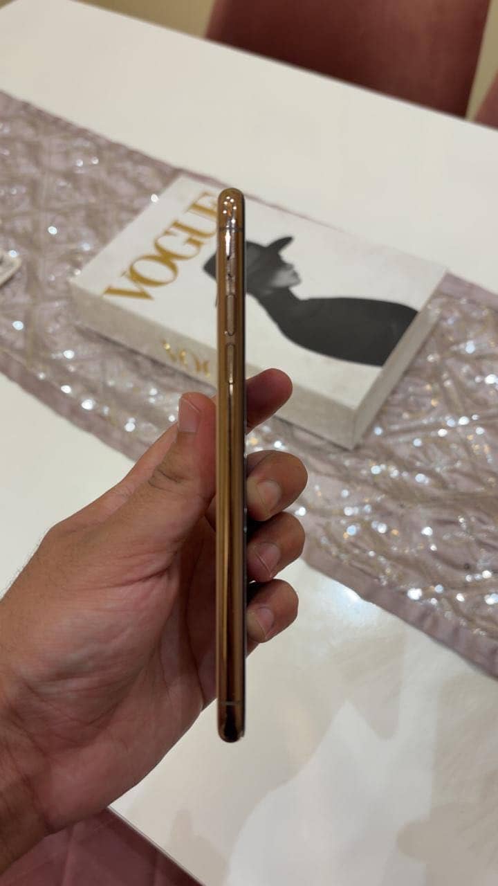 iPhone 11 Pro Max 2