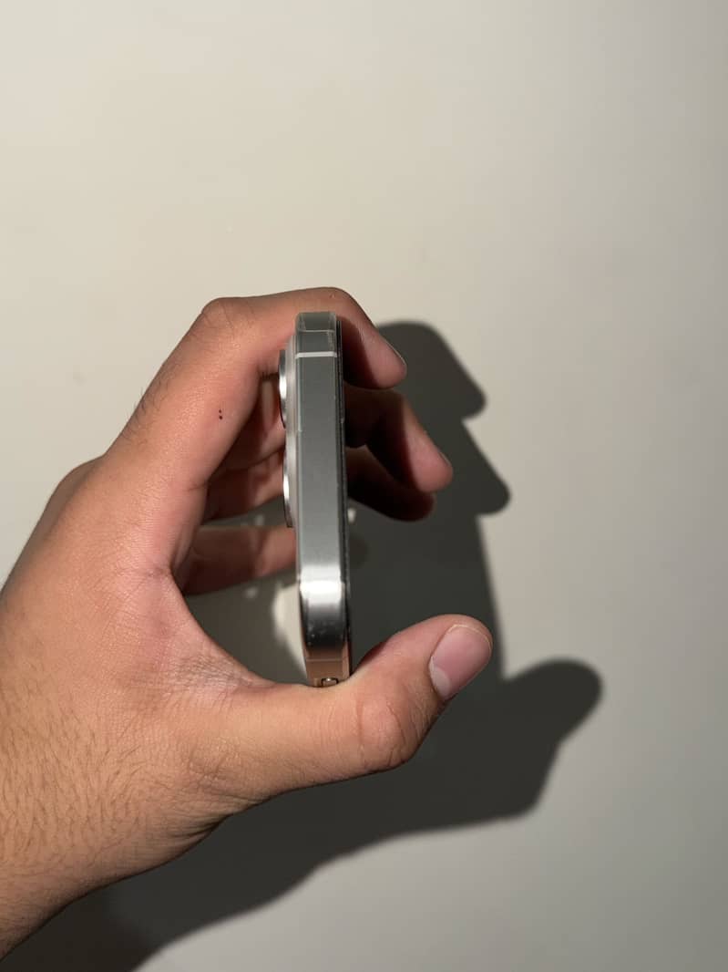 Apple iPhone 15 Pro 1