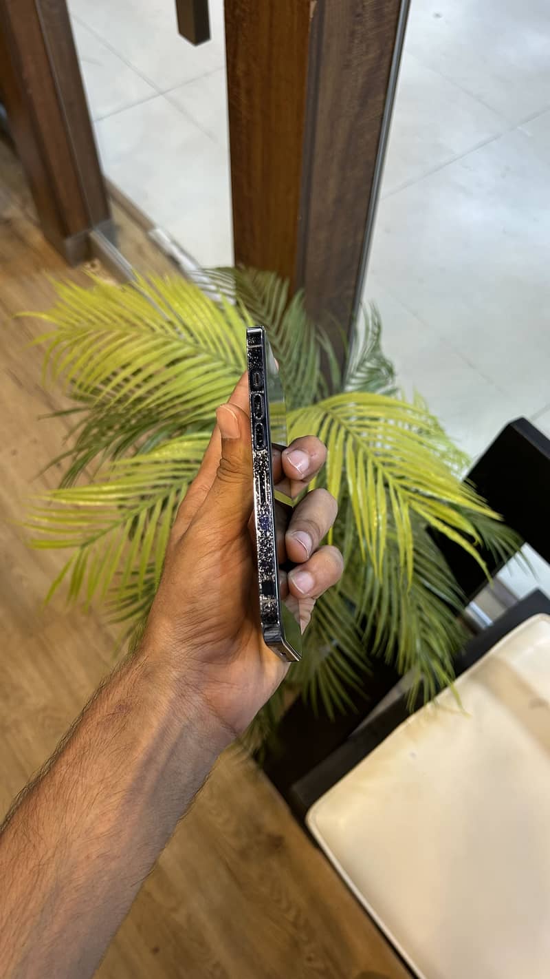 Apple iPhone 13 Pro 3