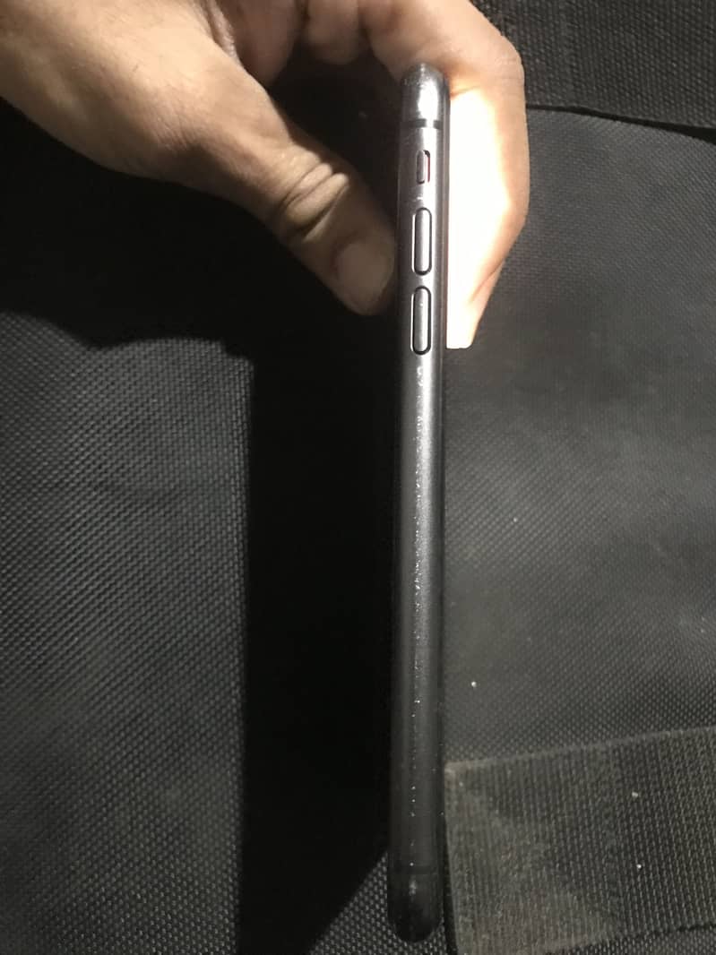 Apple iPhone 11 3