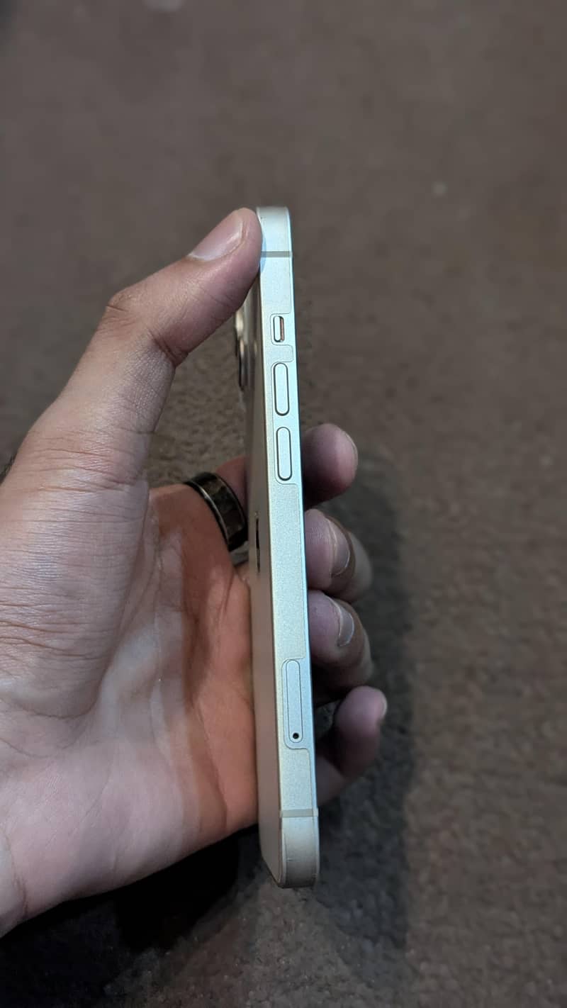 Apple iPhone 13 2