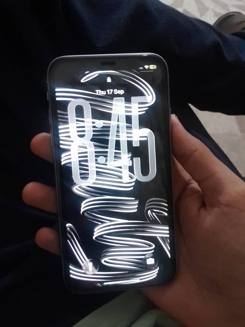Apple iPhone 11 4