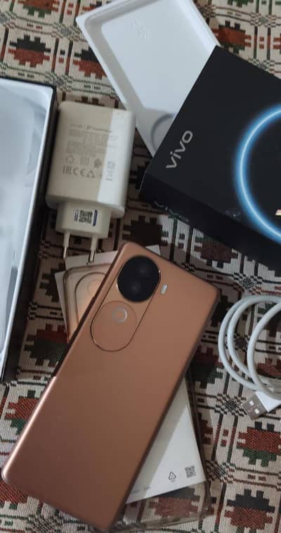 Vivo V40e 12GB 256GB storage