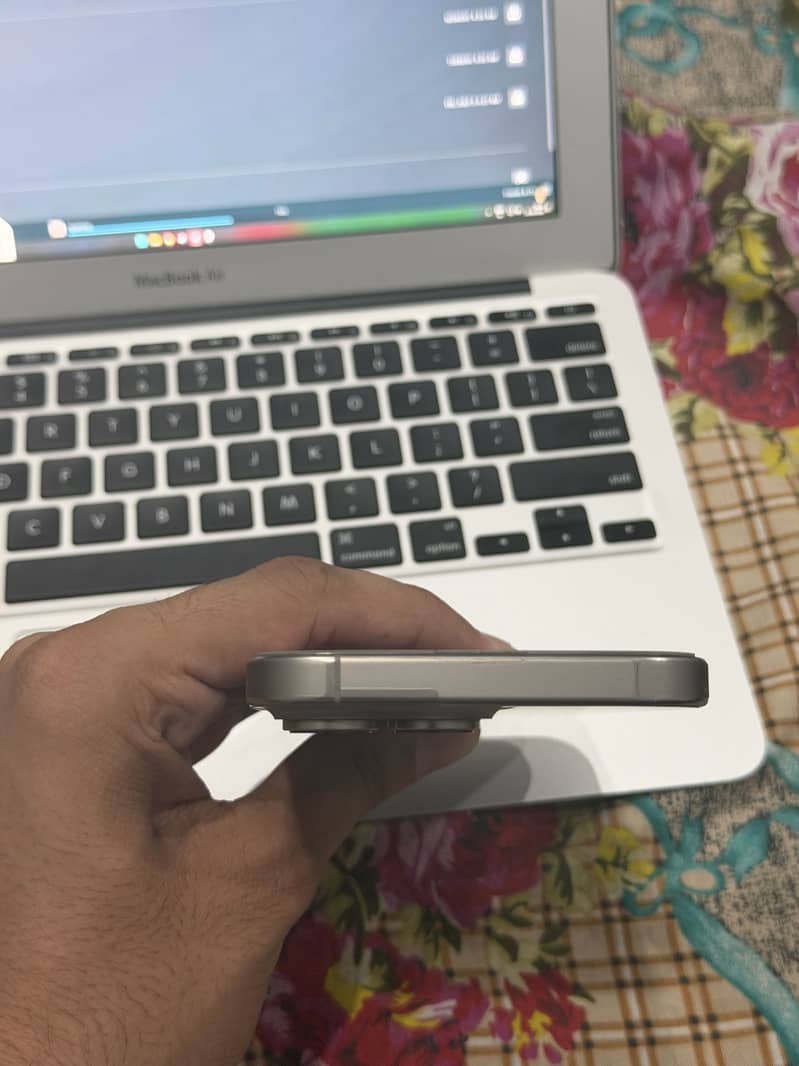 Apple iPhone 16 Pro Max 4