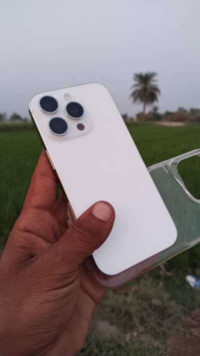 Apple iPhone 16 Pro