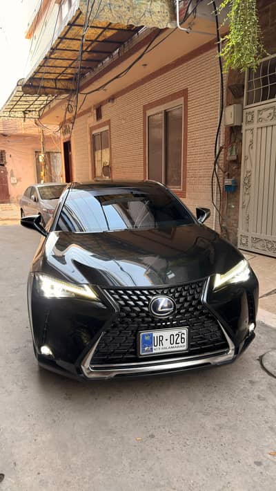 Lexus UX300e 2021