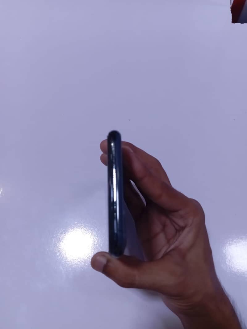 Apple iPhone 11 Pro Max 4