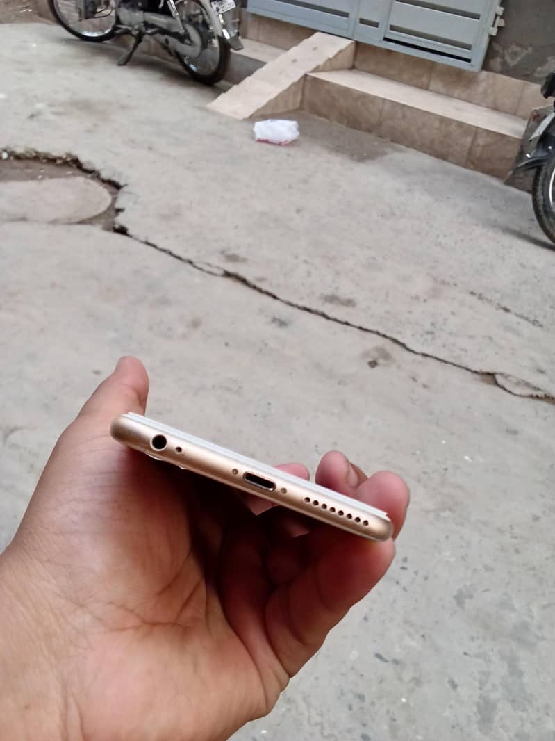 iPhone 6S Plus 4