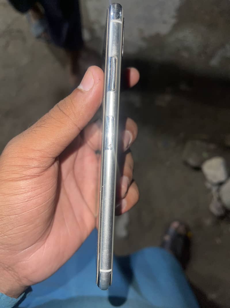 XS MAX 1