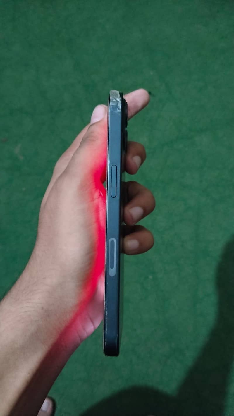 iPhone 13 5