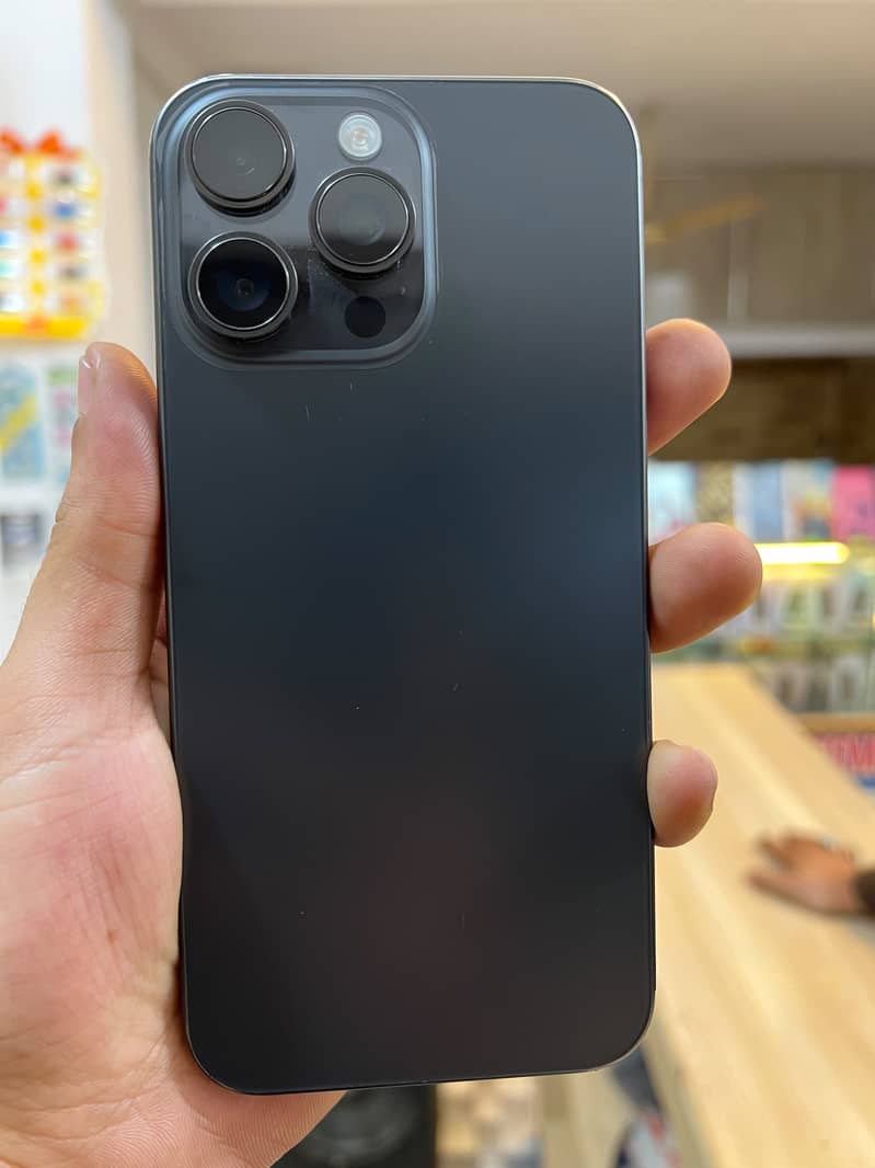 Apple iPhone 15 Pro Max 0