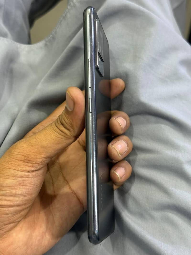 Vivo V21e 4