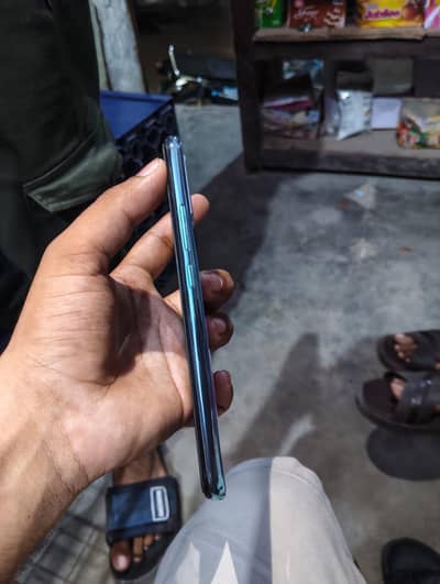 Vivo S1 display finger 4GB ram 128 GB memory