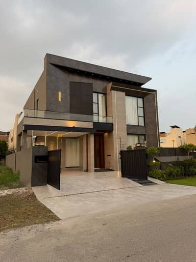 1 KANAL BRAND NEW FULLY FURNISHED HOUSE FOR SALE