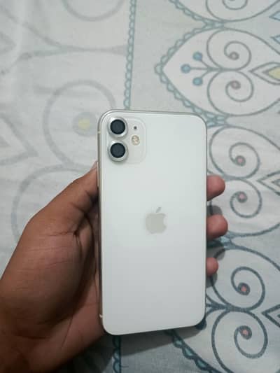 iPhone 11 64GB White | 10 by 10 | Water pack | 40K