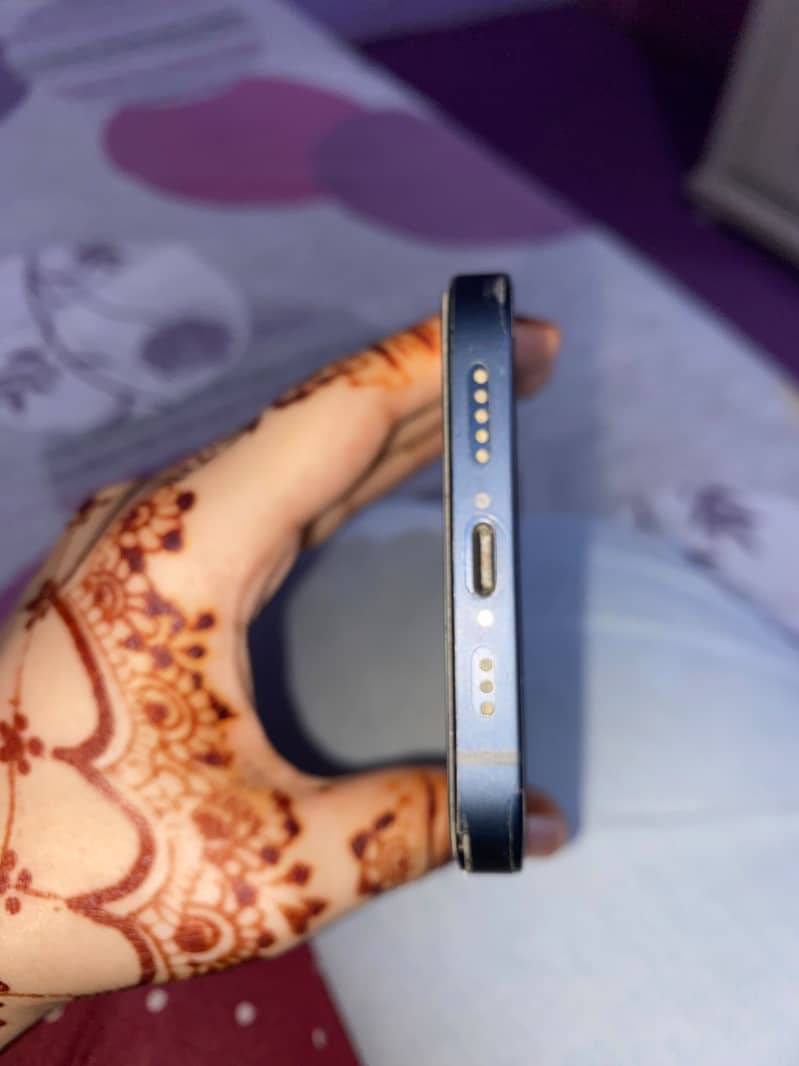 Apple iPhone 12 2